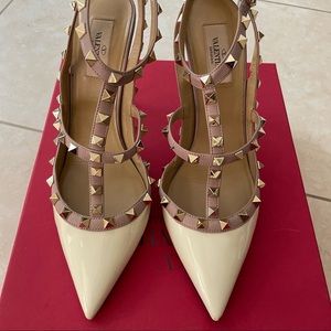 Valentino Patent Leather Rockstud Pumps (Ivory)